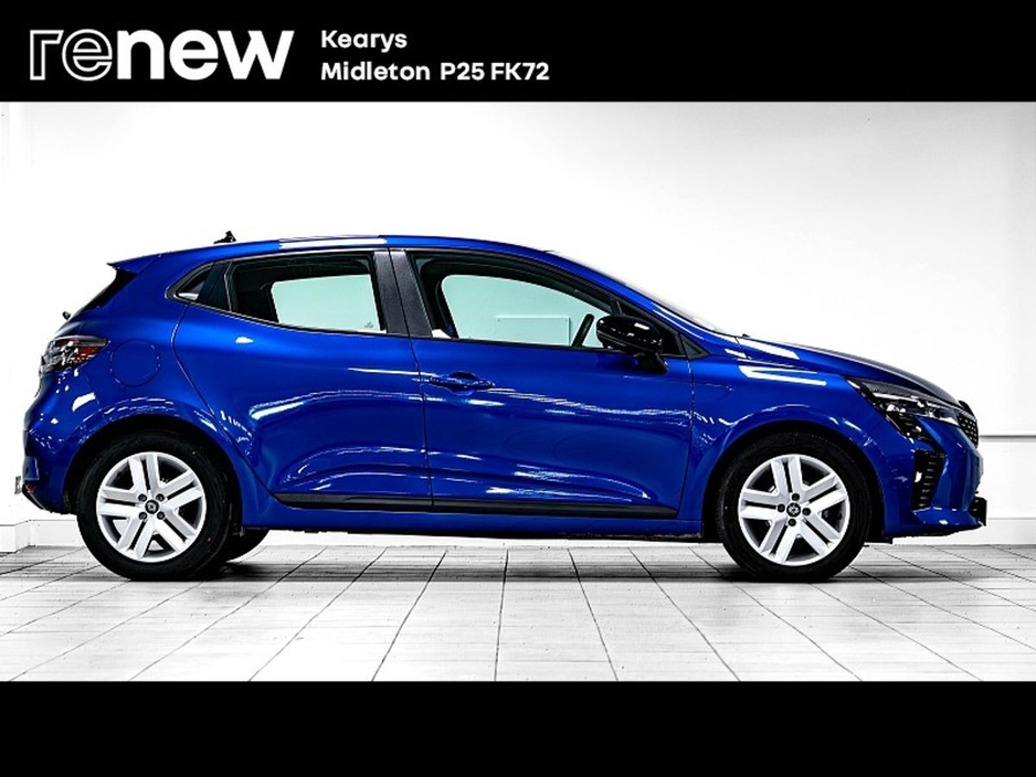 2025 Renault Clio - image 14