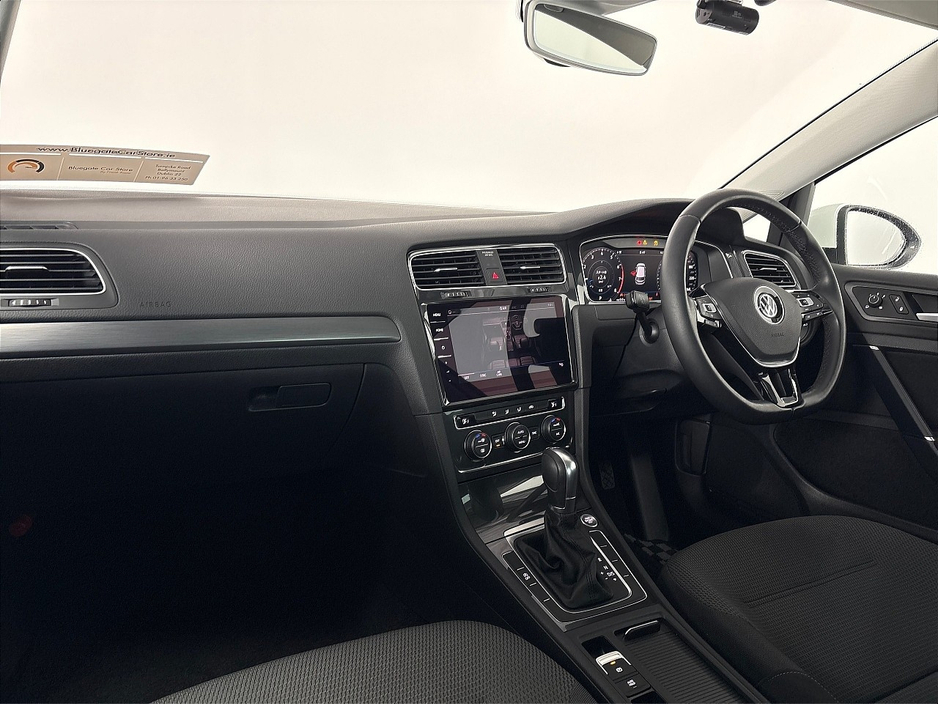 2019 Volkswagen Golf COMFORTLINE**TOUCHSCREEN MEDIA**APPLE CAR PLAY**REVERSE CAMERA**PARKING SENSORS**MULTIFUNCTIONAL STEERING WHEEL**CRUSIE CONTROL**DUAL CLIMATE**CLOTH SEATS**ELECTRIC WINDOWS**AIRCONDITIONING**ISOFIX** €19,495