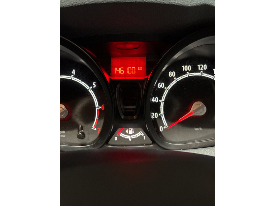 2011 Ford Fiesta 1.25 60 PS Colourline €6,500