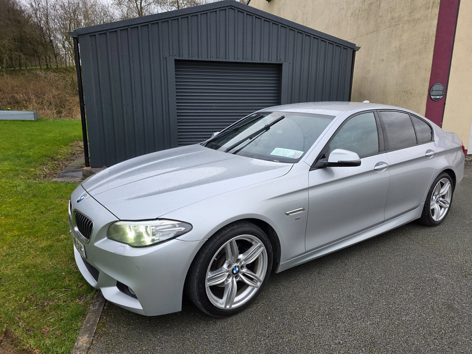 2017 BMW 5 Series - image 5