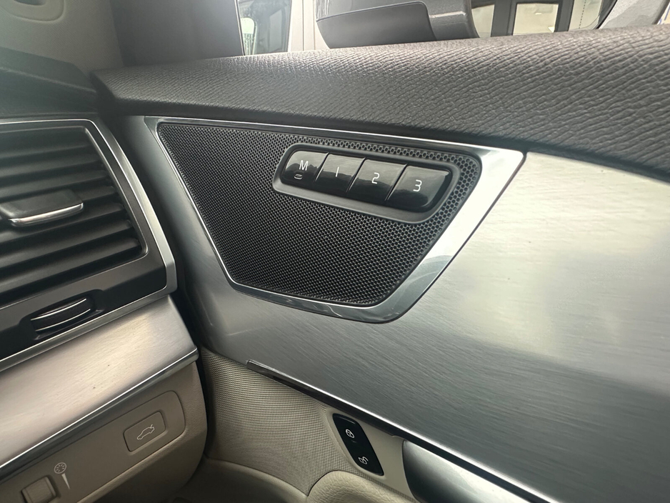 2017 Volvo XC90 D5 (235hp) AWD Momentum Geartronic