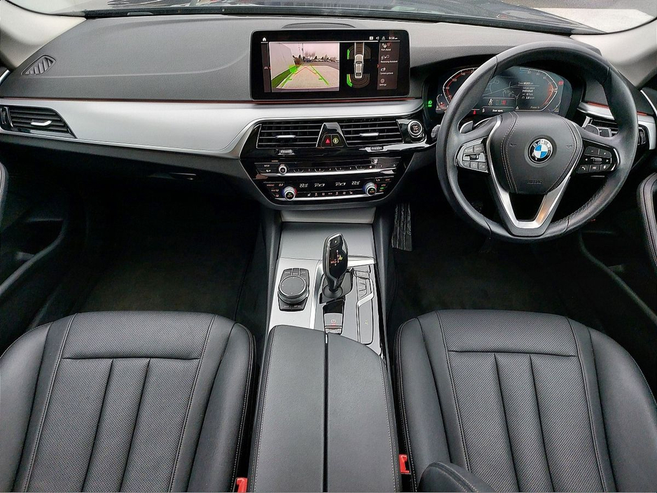 2022 BMW 5 Series - image 4