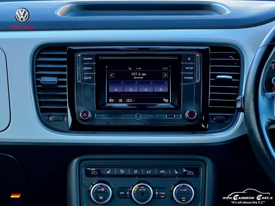 2013 Volkswagen Beetle - image 20