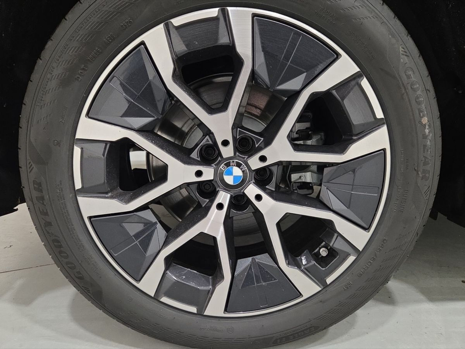 2026 BMW X3 - image 14