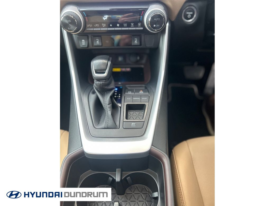 2024 Toyota Rav4 - image 16