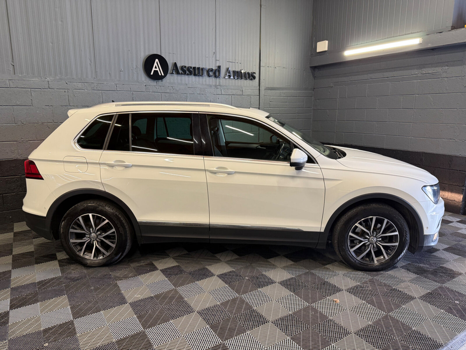 2017 Volkswagen Tiguan - image 2