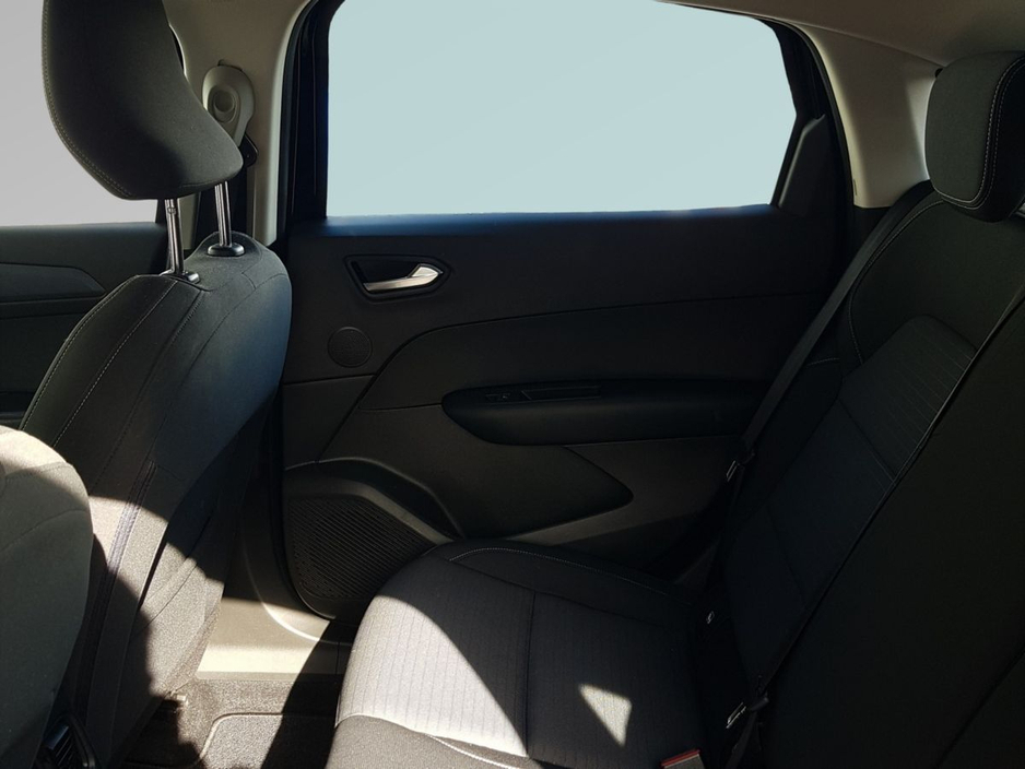 2023 Renault Arkana - image 7