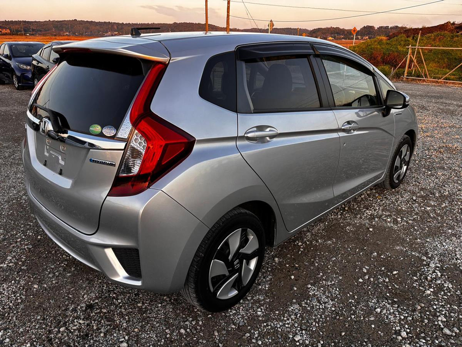 2015 Honda Fit - image 4