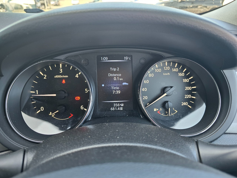 2015 Nissan Pulsar - image 13