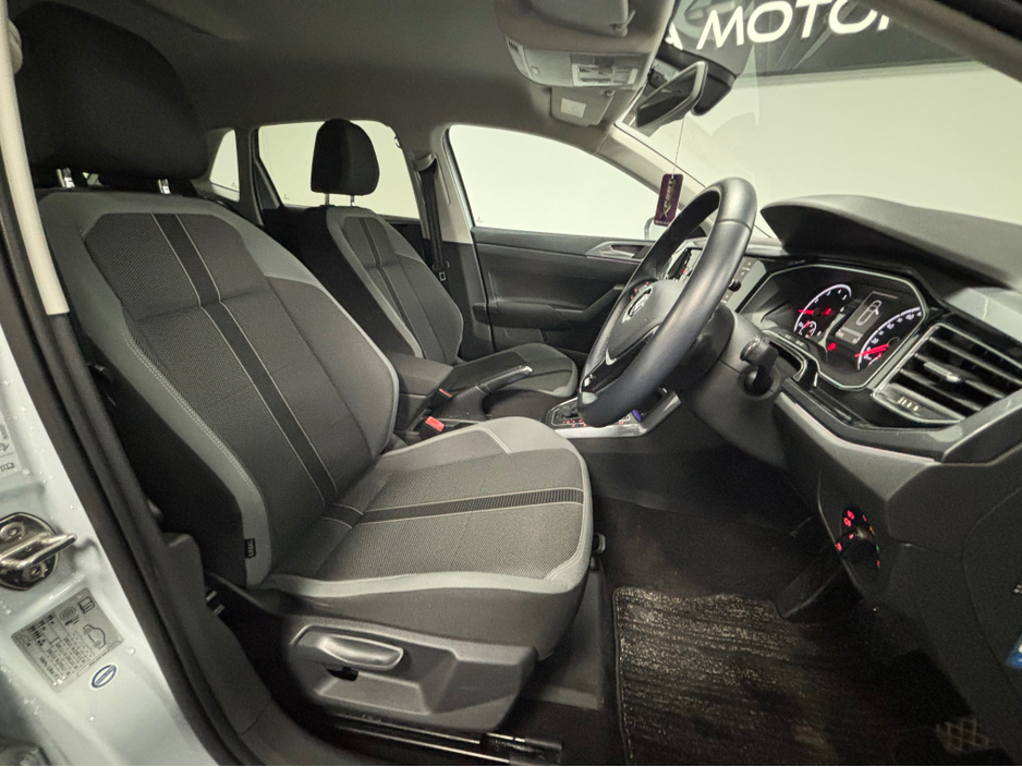 2018 Volkswagen Polo VOLKSWAGEN POLO 1.0 TSI DSG*REVERSE CAM & PARK ASSIST*ADAPTIVE CRUISE CONTROL*KEYLESS ENTRY & START*FINANCE AVAILABLE TRADE INS WELCOME*