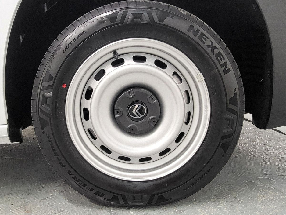 2026 Citroen Berlingo - image 12