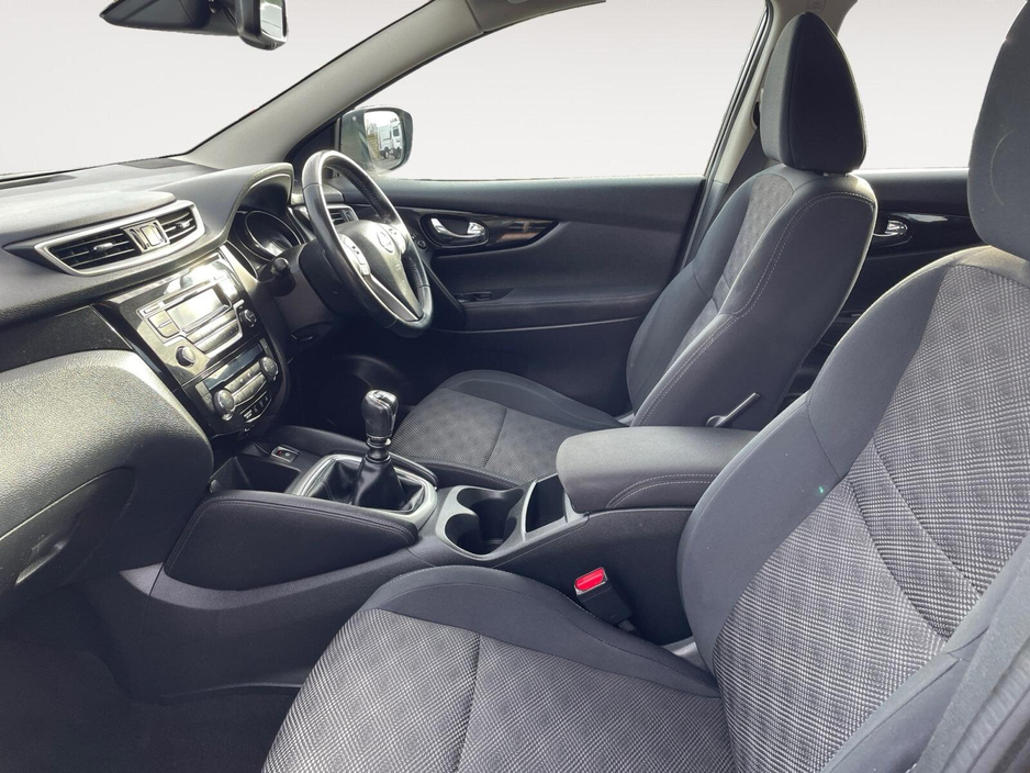 2015 Nissan Qashqai - image 13