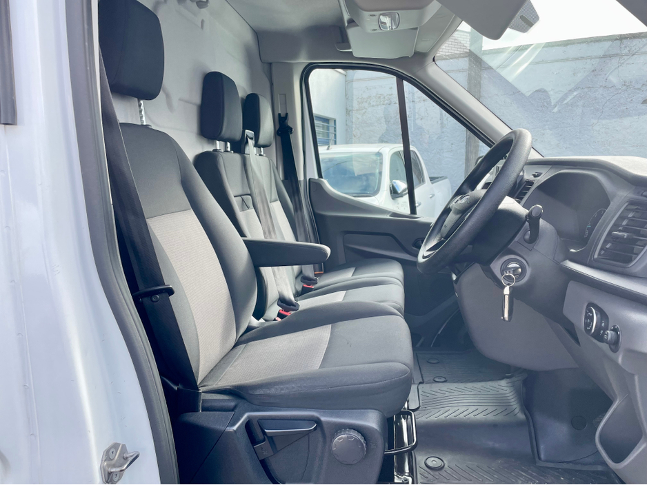 2023 Ford Transit - image 6