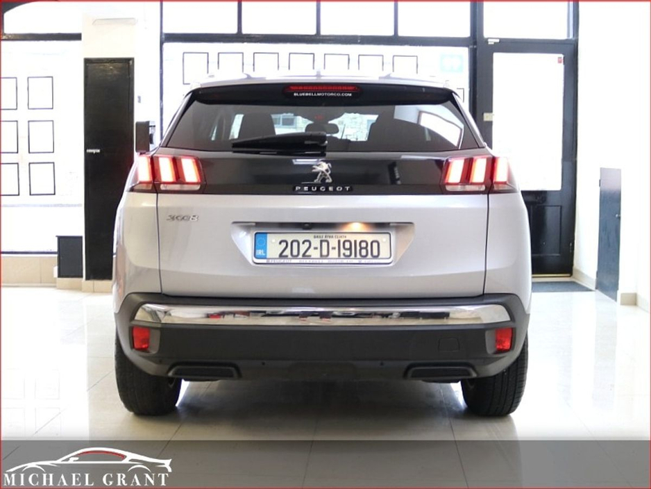 2020 Peugeot 3008 - image 6