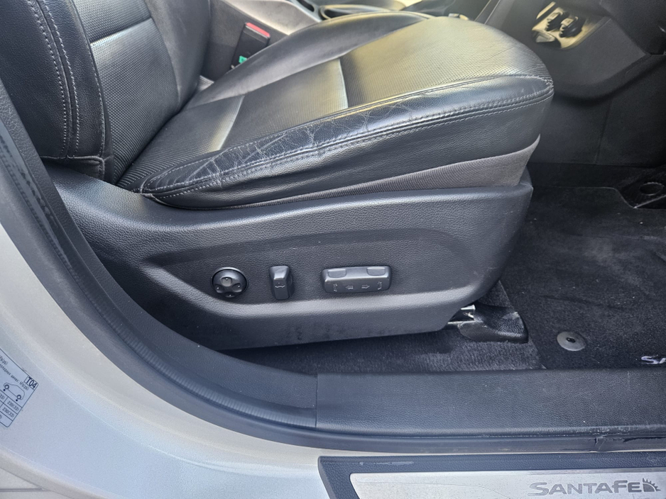 2017 Hyundai Santa Fe - image 20