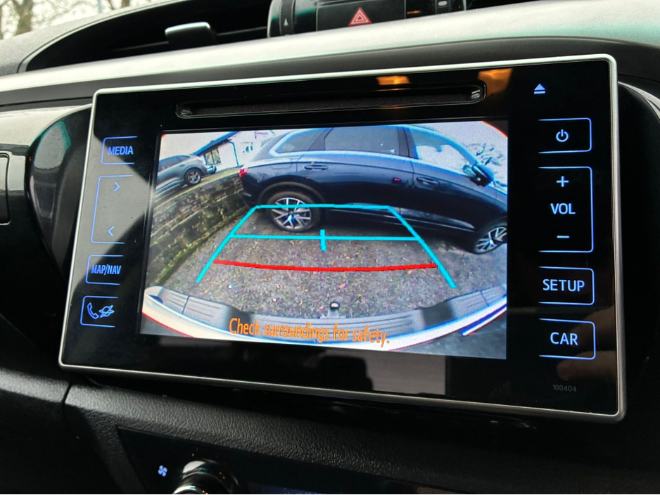 2020 Toyota Hilux - image 10