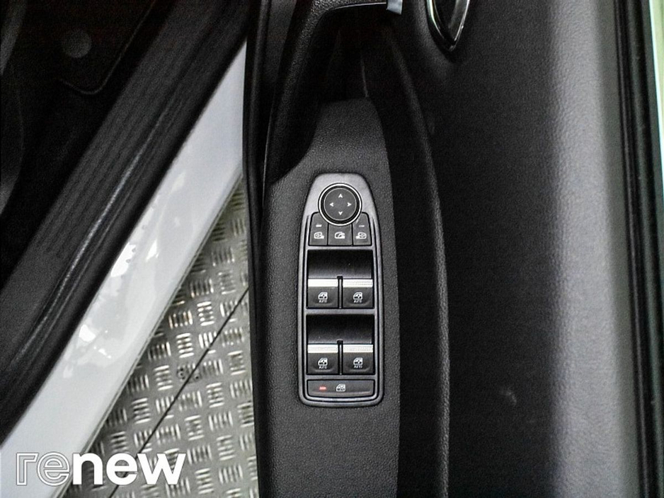 2021 Renault Captur - image 19