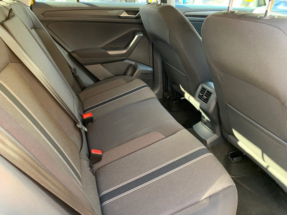 2018 Volkswagen T-Roc - image 13