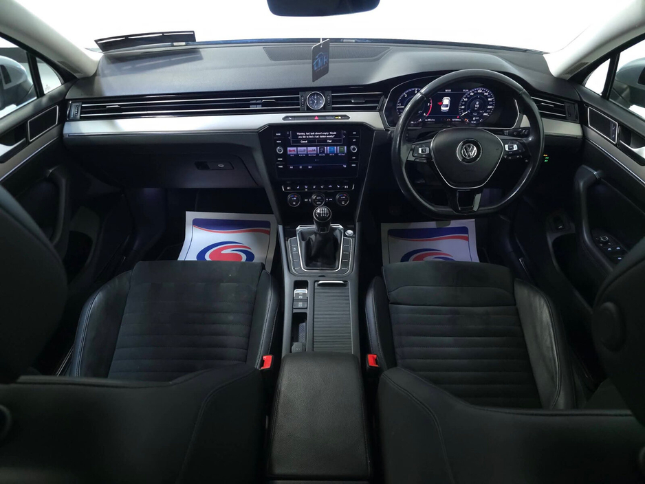 2020 Volkswagen Passat - image 16