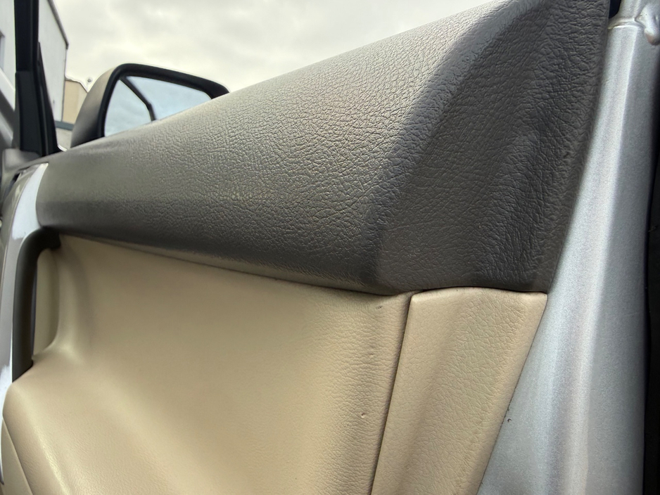 2020 Toyota Landcruiser - image 29