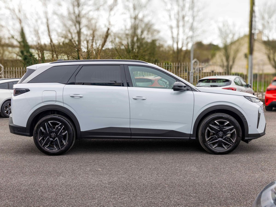 2026 Peugeot 5008 - image 15