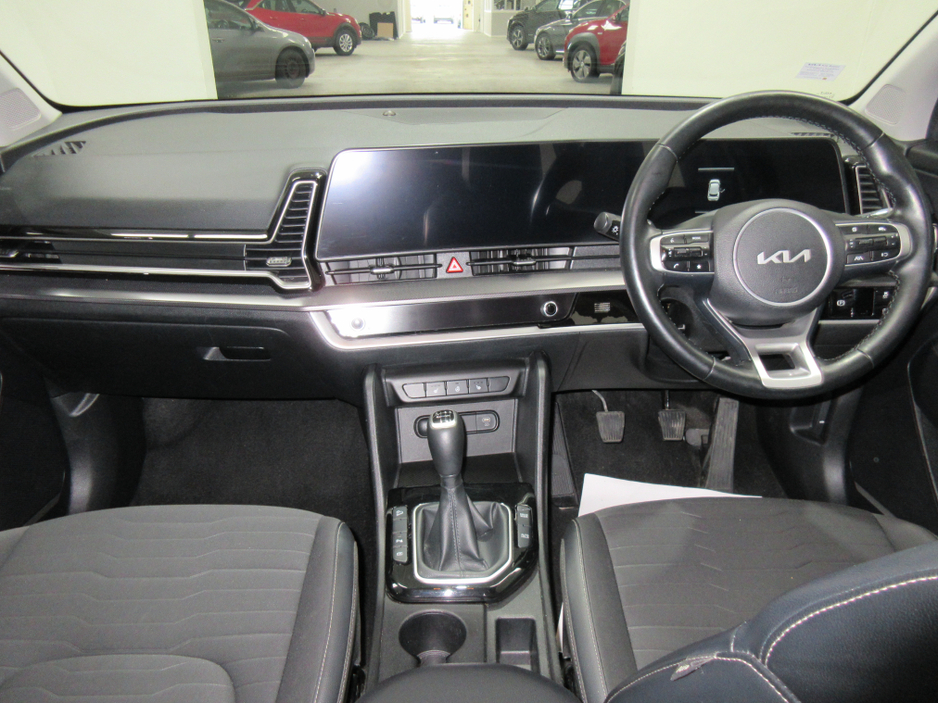 2023 Kia Sportage - image 9