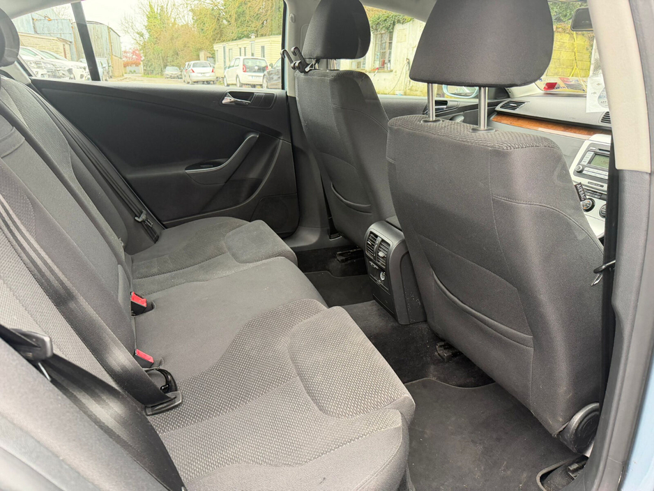 2007 Volkswagen Passat - image 16
