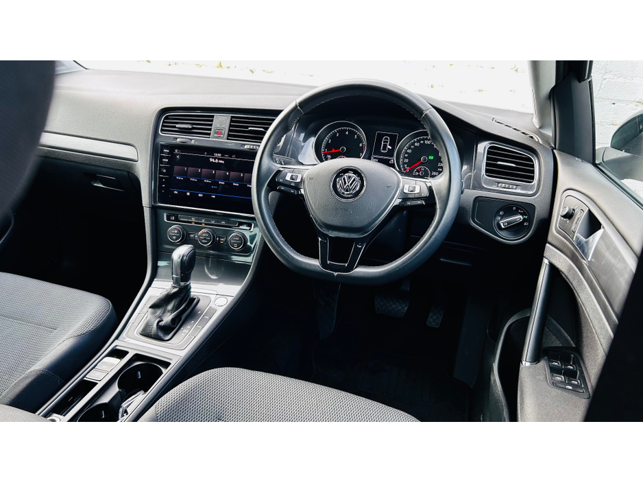 2018 Volkswagen Golf NCT AUG '27 AUTOMATIC PETROL WITH REVERSE CAMERA €18,995