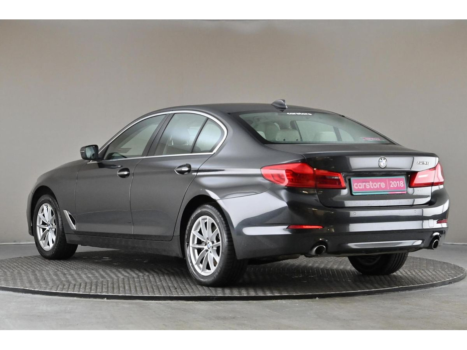 2018 BMW 5 Series - image 7