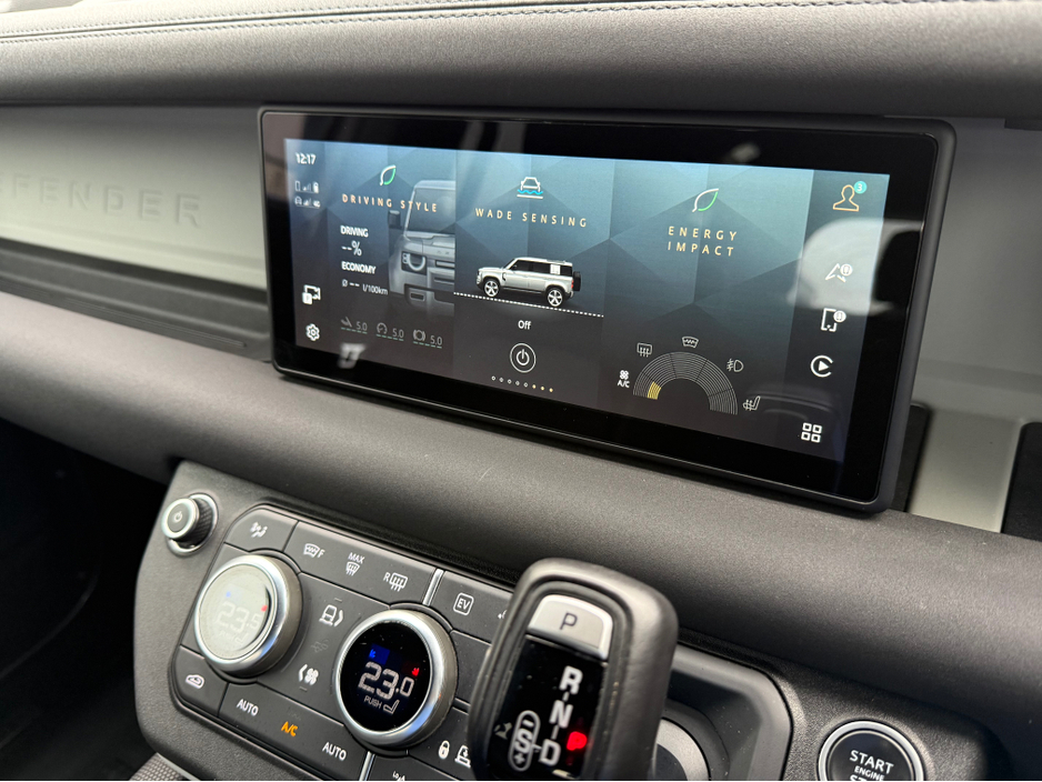 2021 Land Rover Defender - image 20