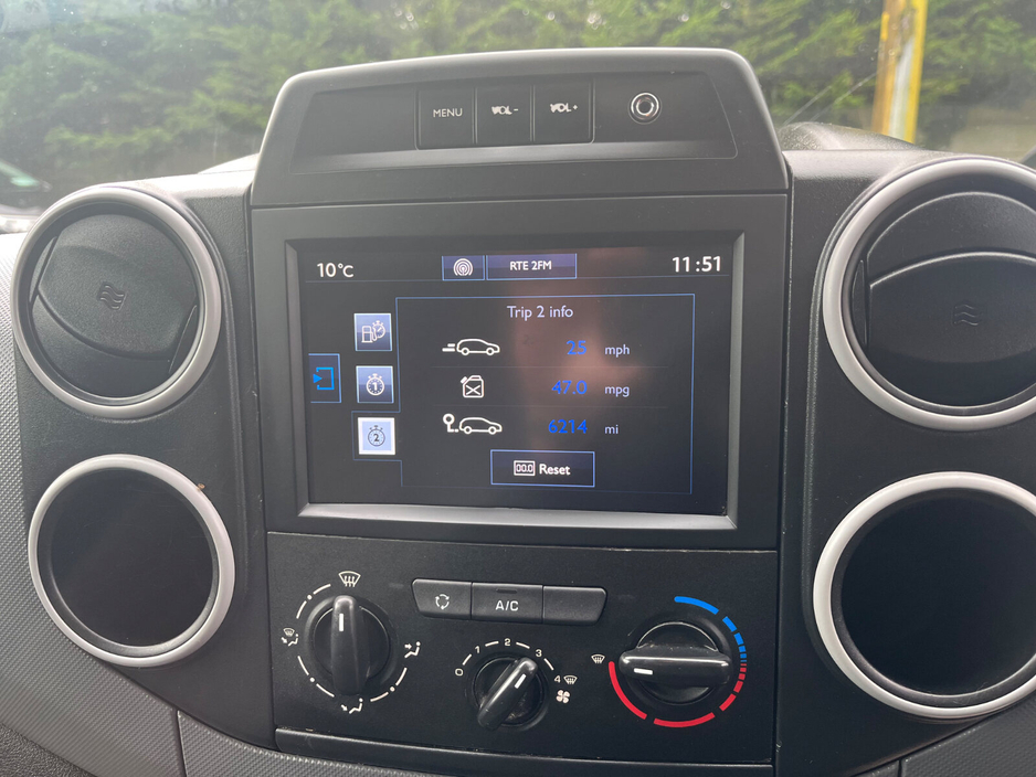 2017 Peugeot Partner - image 8