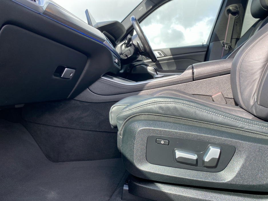 2021 BMW X5 - image 24