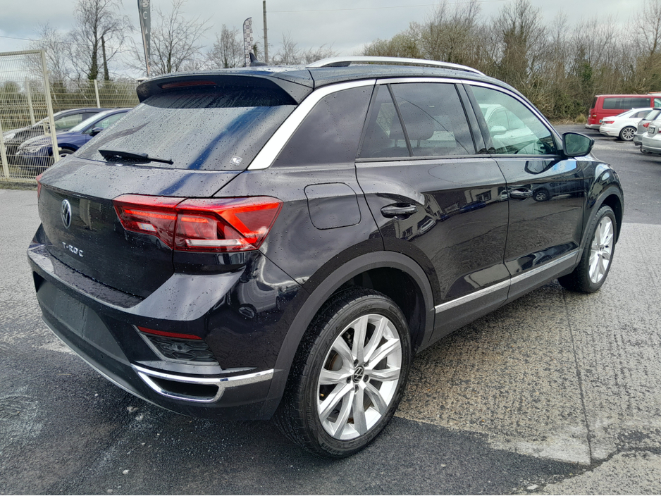 2022 Volkswagen T-Roc - image 8