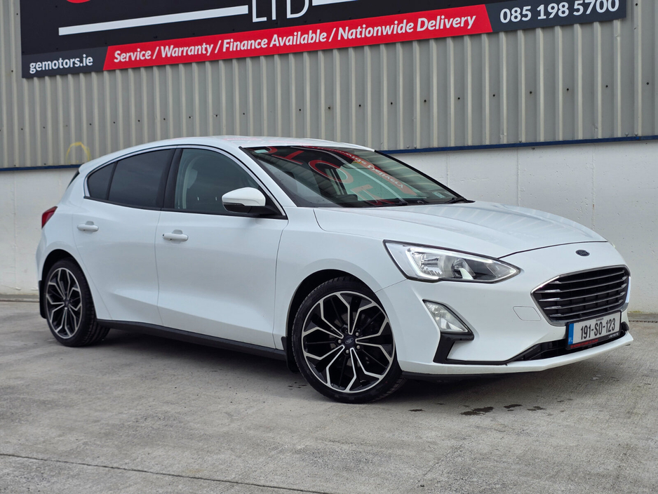 2019 Ford Focus - image 4