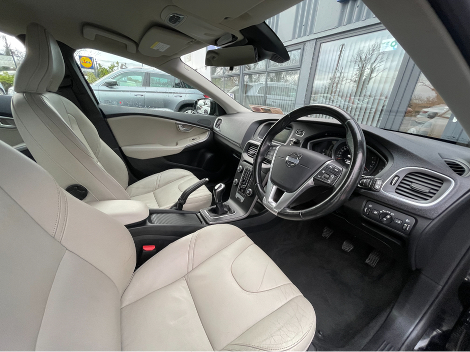 2014 Volvo V40 D2 SE 5DR €8,250
