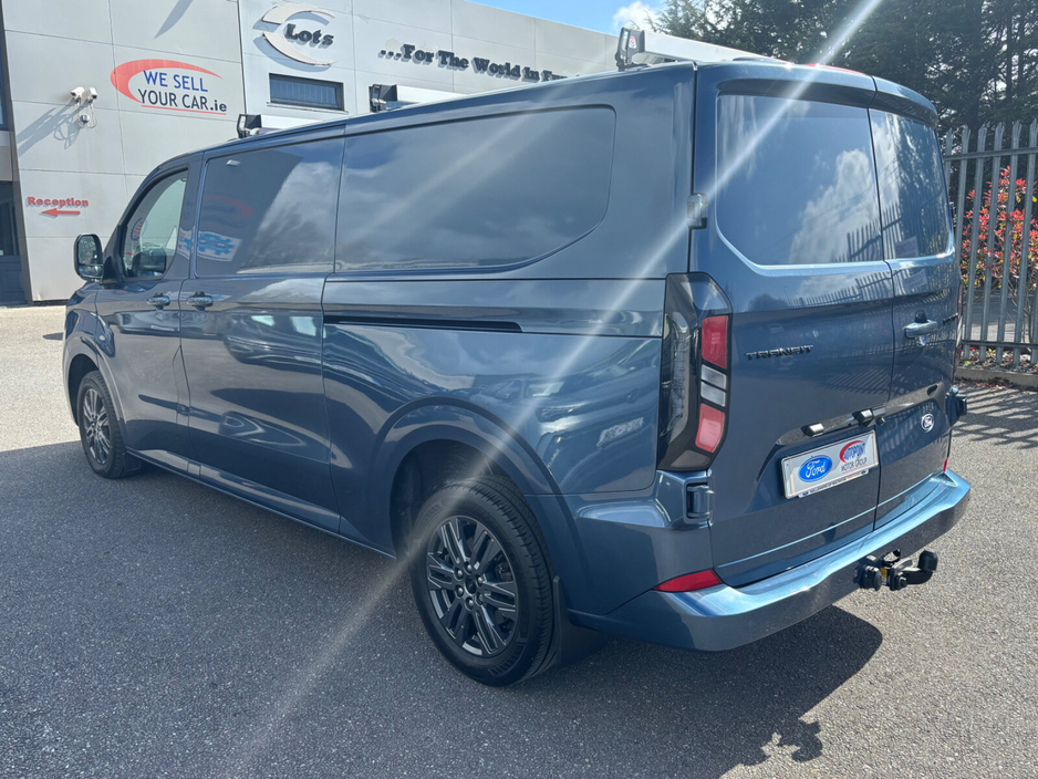 2024 Ford Transit Custom - image 3