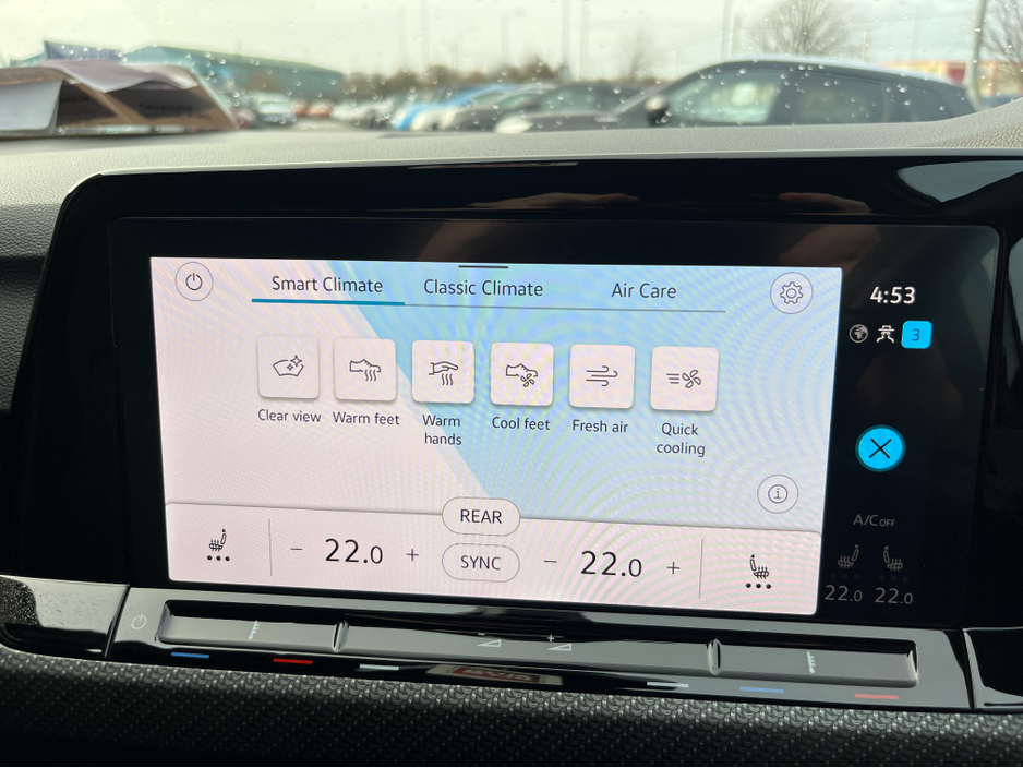 2022 Volkswagen Golf R-LINE AUTOMATIC 2.0 DIESEL //HIGH SPEC//LOW MILES//HEAD UP DISPLAY//HEATED SEATS AND STEERING WHEEL//KEYLESS ENTRY//ADAPTIVE CRUISE CONTROL// €32,950