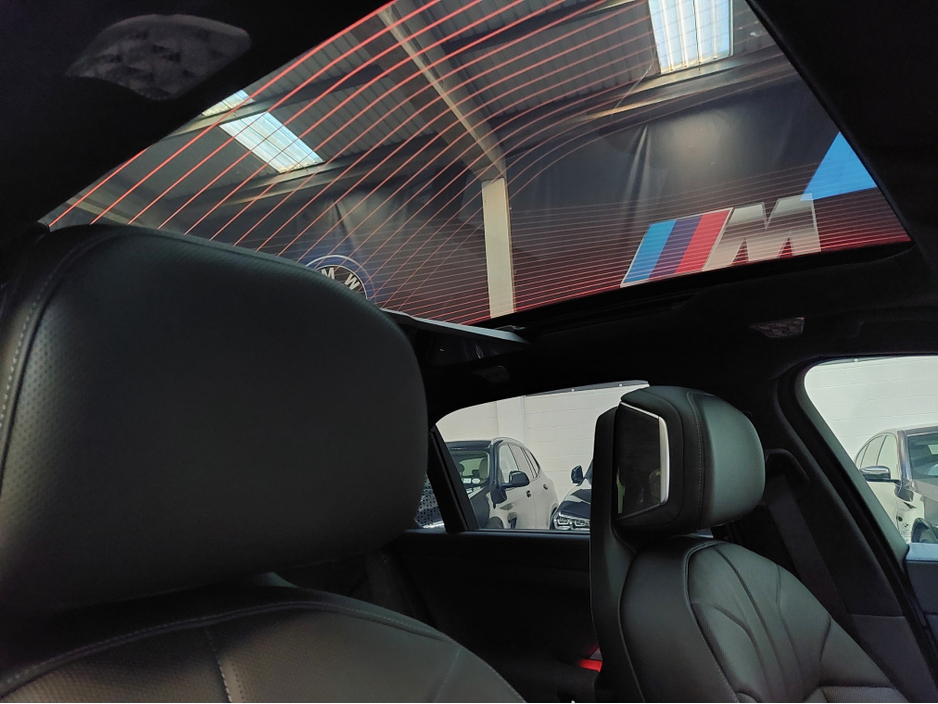 2024 BMW i7 - image 21