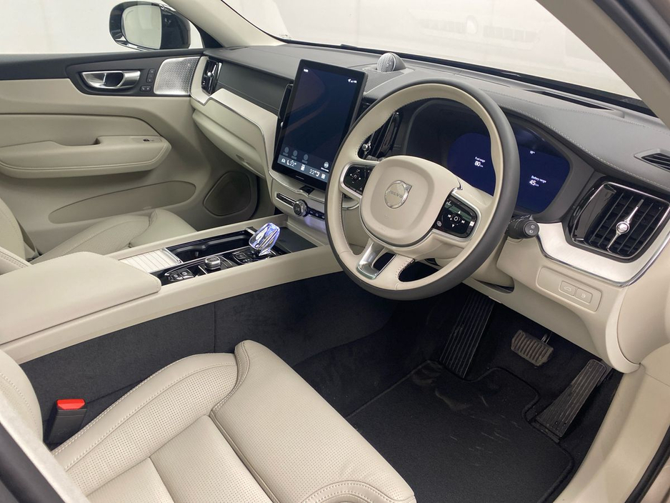 2026 Volvo XC60 - image 9