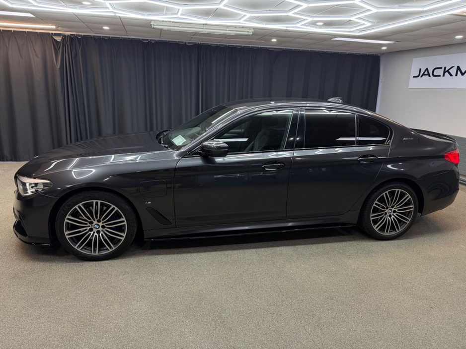 2019 BMW 5 Series - image 6
