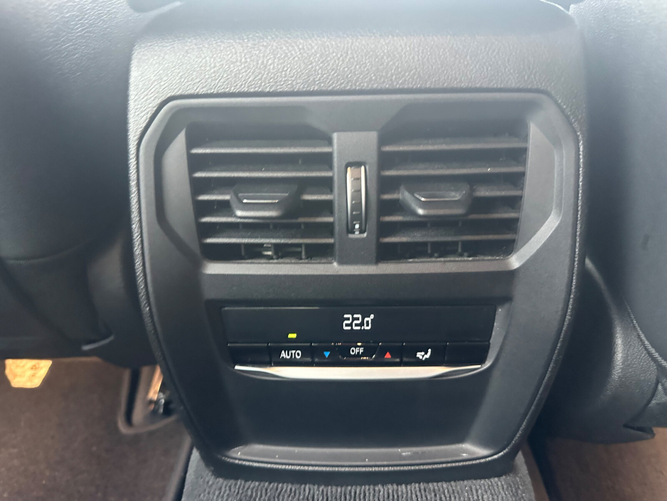 2019 BMW 3 Series - image 14