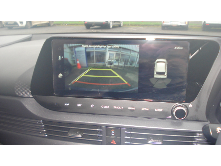 2025 Hyundai i20 - image 2