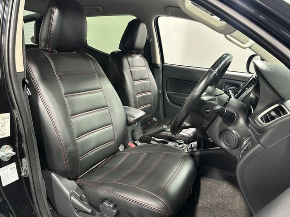 2020 Mitsubishi L200 - image 10