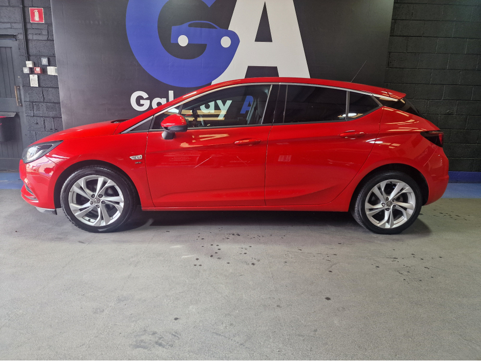 2017 Opel Astra - image 5