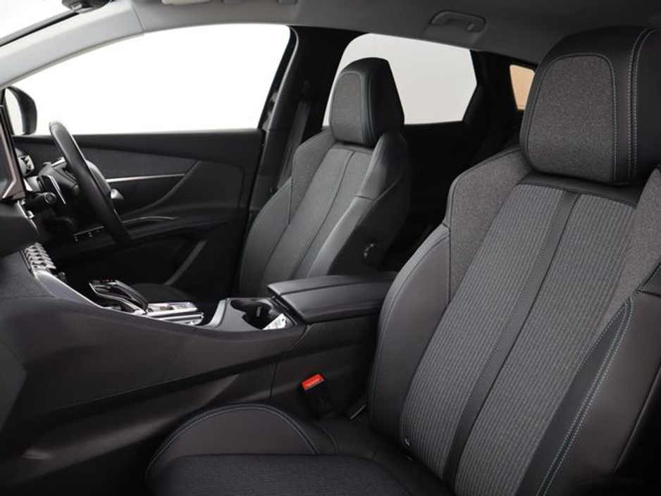 2023 Peugeot 3008 - image 19