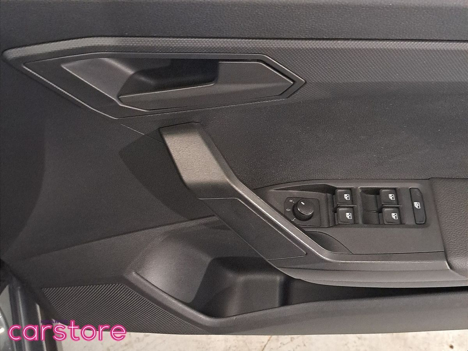 2018 SEAT Arona - image 16