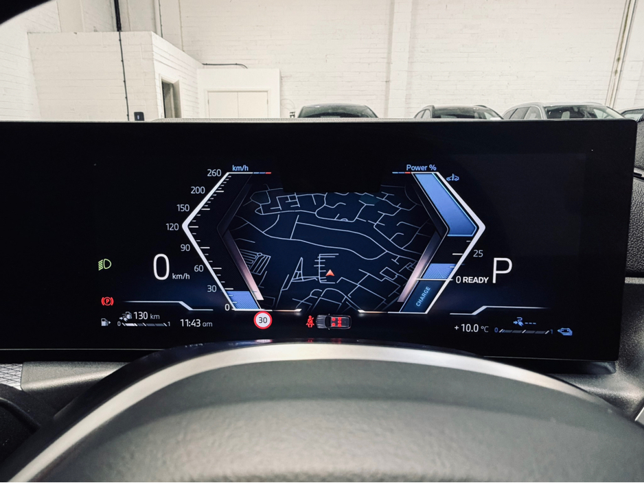 2023 BMW 3 Series - image 19