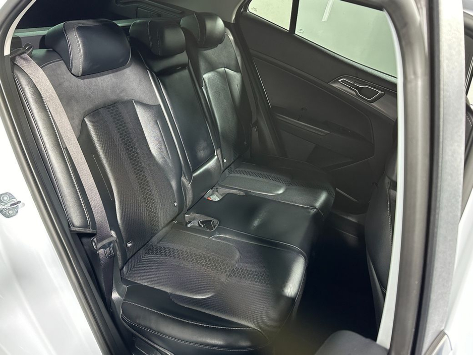 2025 Kia Sportage - image 11