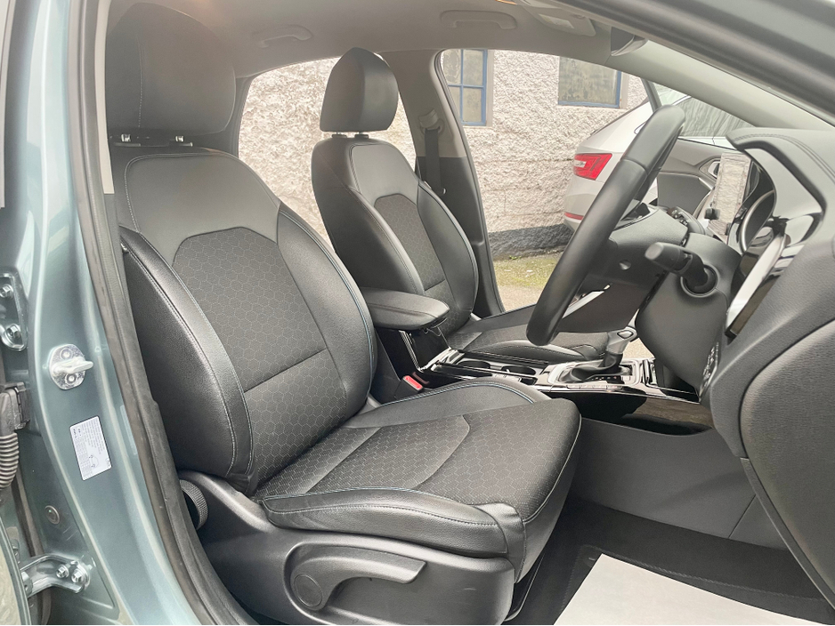 2023 Kia XCeed - image 16