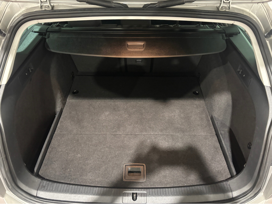 2015 Volkswagen Golf - image 20